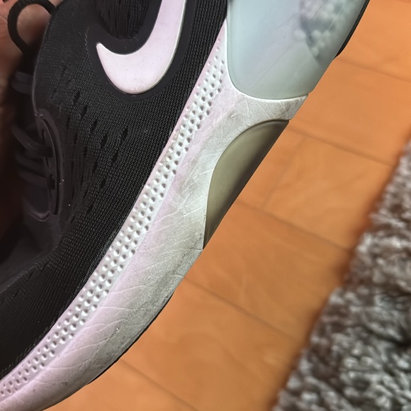 Nike tennis shoes - Picture 5 of 5